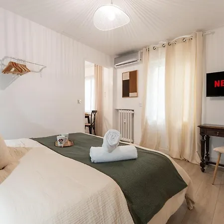 Appartement Jean-médcin, Quiet Studio, Train Station 5 Min Away *