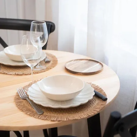 Jean-médcin, Quiet Studio, Train Station 5 Min Away Appartement *